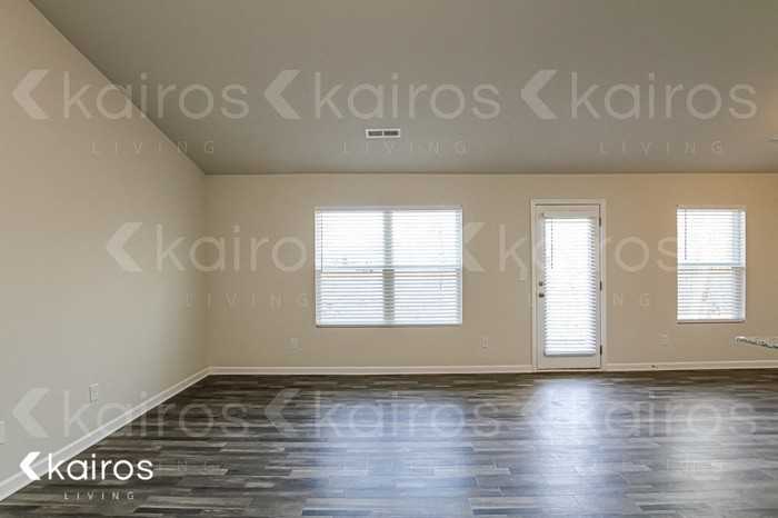 1211 Amberlight Cir - Photo 2 of 17