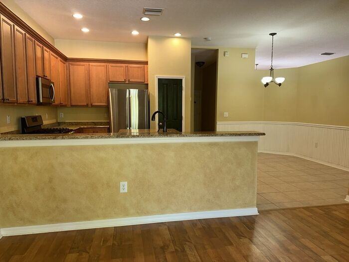 16132 Ivy Lake Dr - Photo 3 of 37
