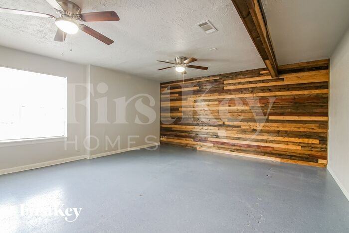 1200 Valentine St - Photo 2 of 15