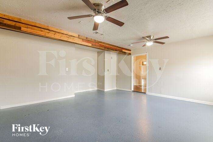 1200 Valentine St - Photo 3 of 15
