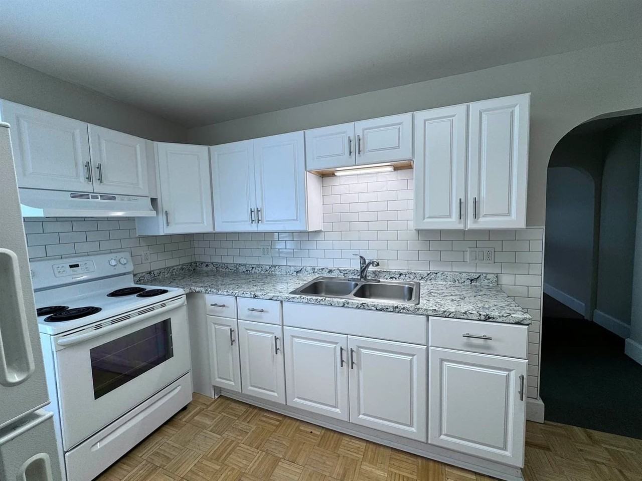 119 Dewey St #B - Photo 3 of 13