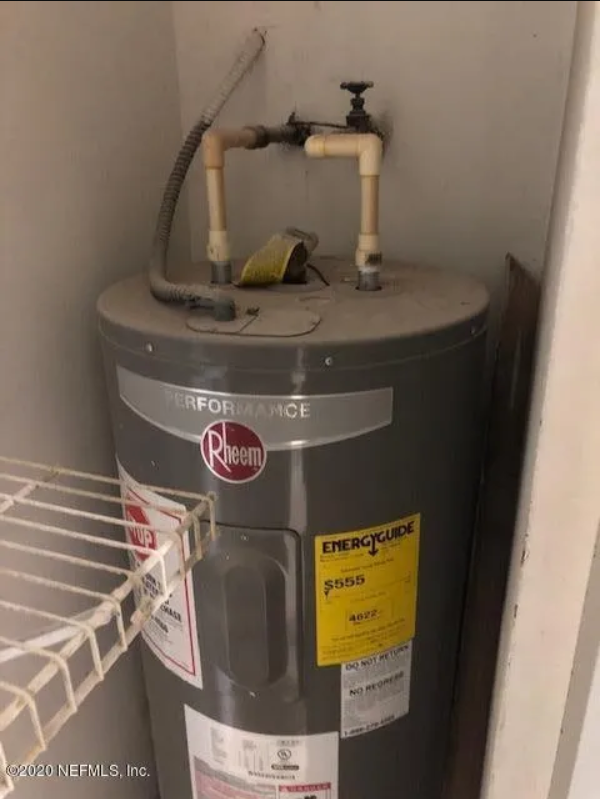 4418 Melissa Ct W #4418 - Photo 2 of 9