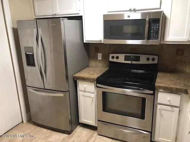 4418 Melissa Ct W #4418 - Photo 3 of 9