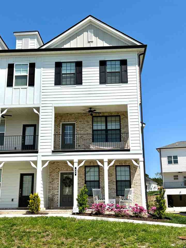 608 Thetford Aly #608 - Photo 2 of 16