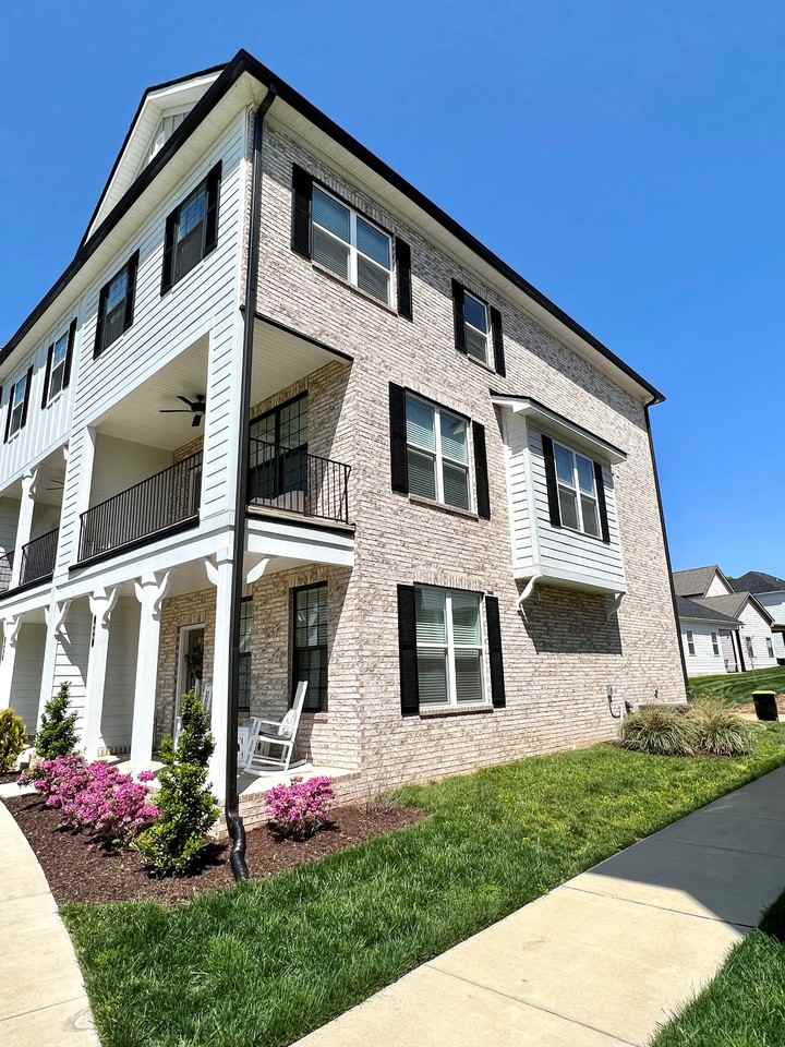 608 Thetford Aly #608 - Photo 3 of 16