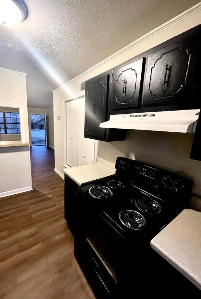 1015 Princeton Street  (West Wood) - Photo 3 of 8