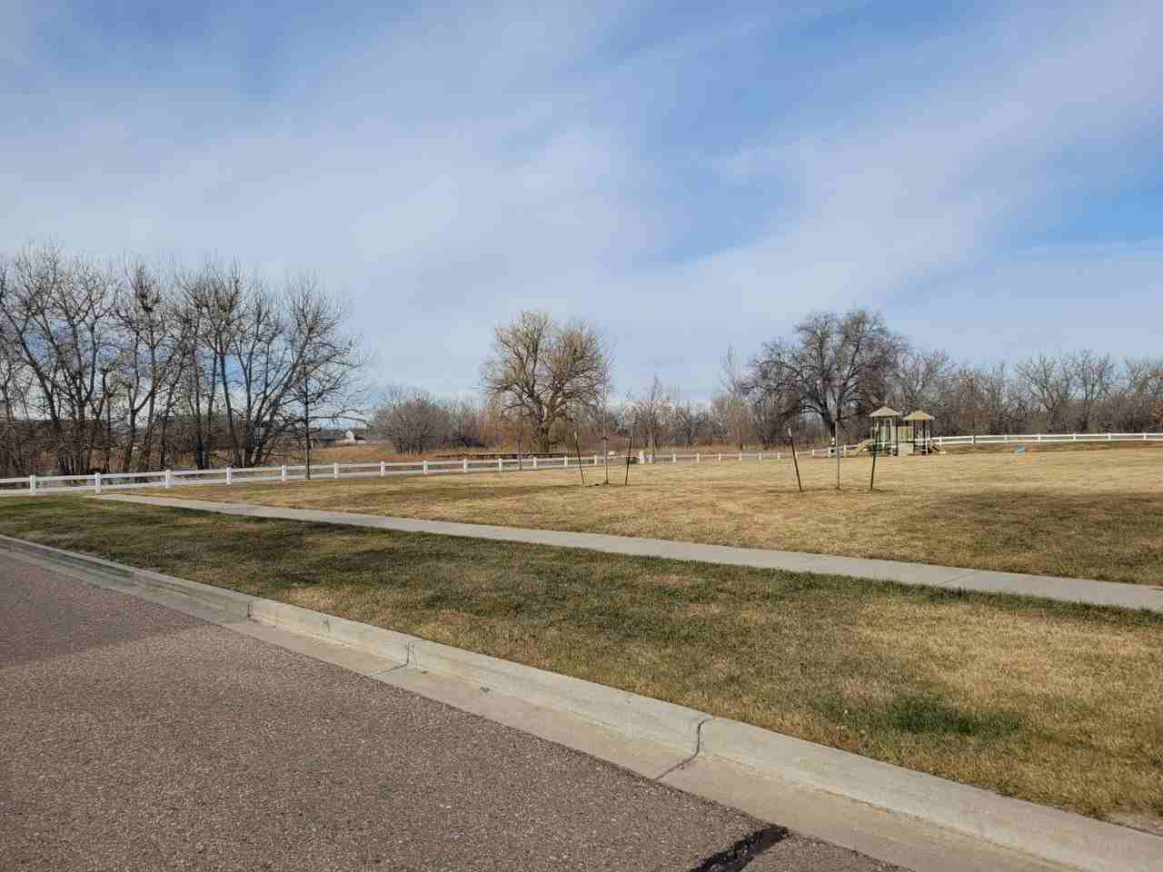 3639 W 29th St - Photo 3 of 4