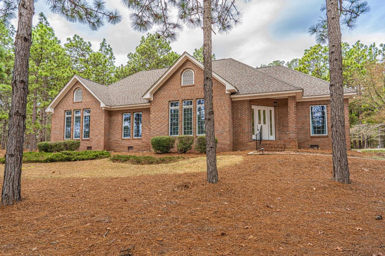 12 Wildwood Ln - Photo 3 of 20