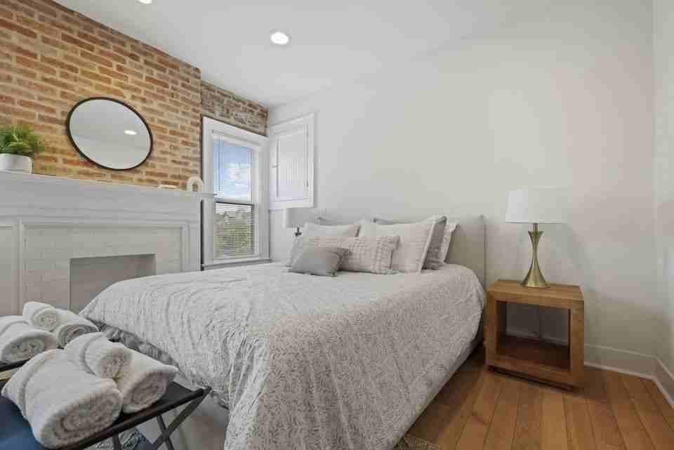 383 Wilson Ave - Photo 2 of 20
