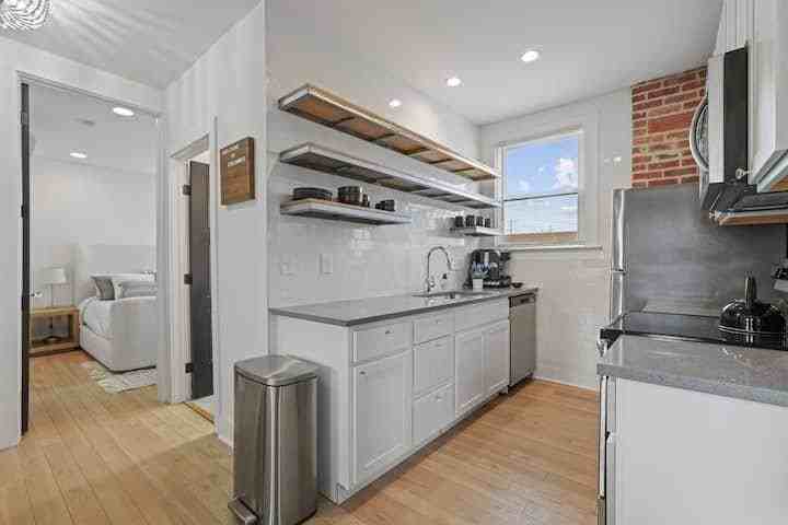 383 Wilson Ave - Photo 4 of 20