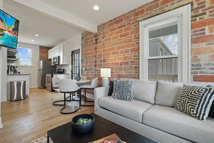 383 Wilson Ave - Photo 5 of 20