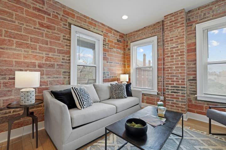 383 Wilson Ave - Photo 3 of 20