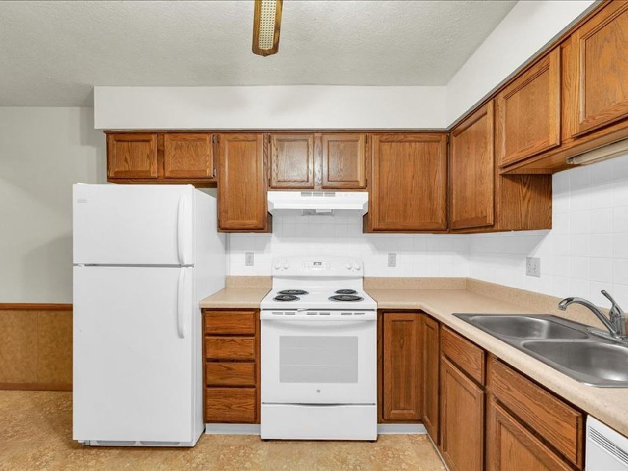 713 Fairmont Dr - Photo 4 of 16