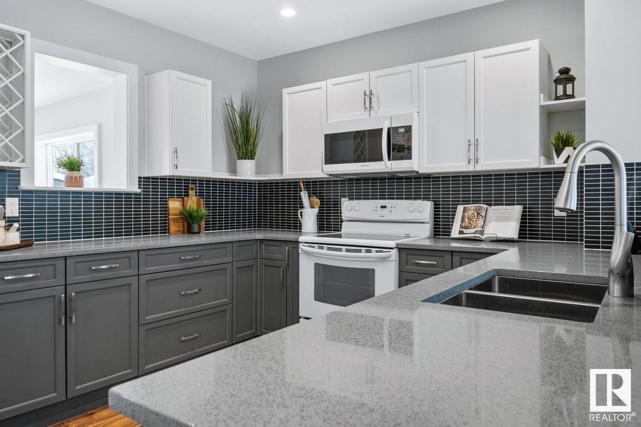 5709 52 Ave #1 - Photo 3 of 25