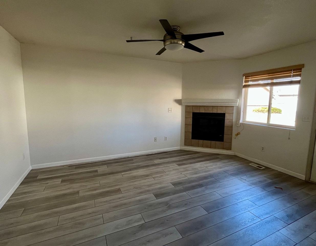 1601 Great Western Dr - Photo 4 of 30