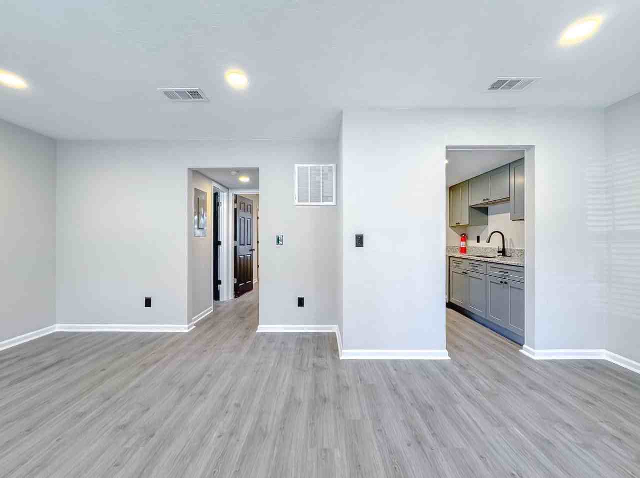 319 Dixie Dr #1A - Photo 3 of 16