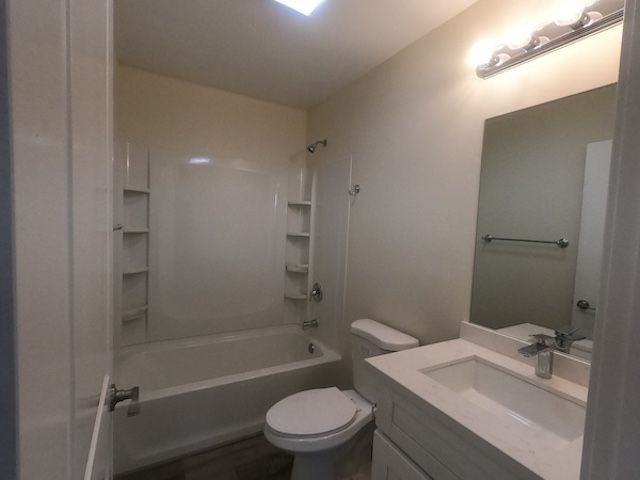 262 E Park Ave - Photo 2 of 5