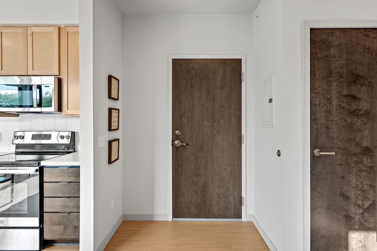 Montgomery Place - Photo 5 of 28