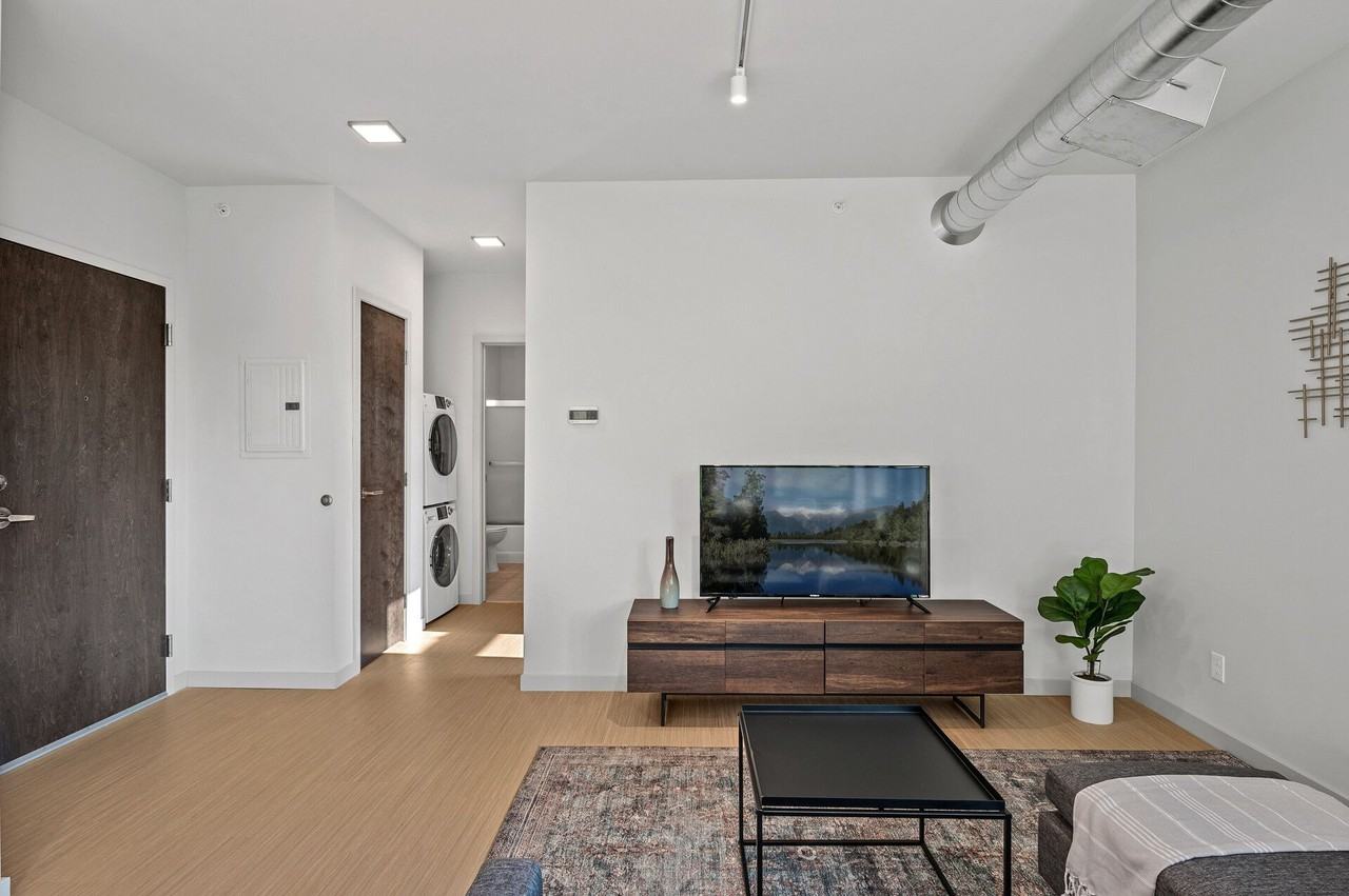 Montgomery Place - Photo 7 of 28