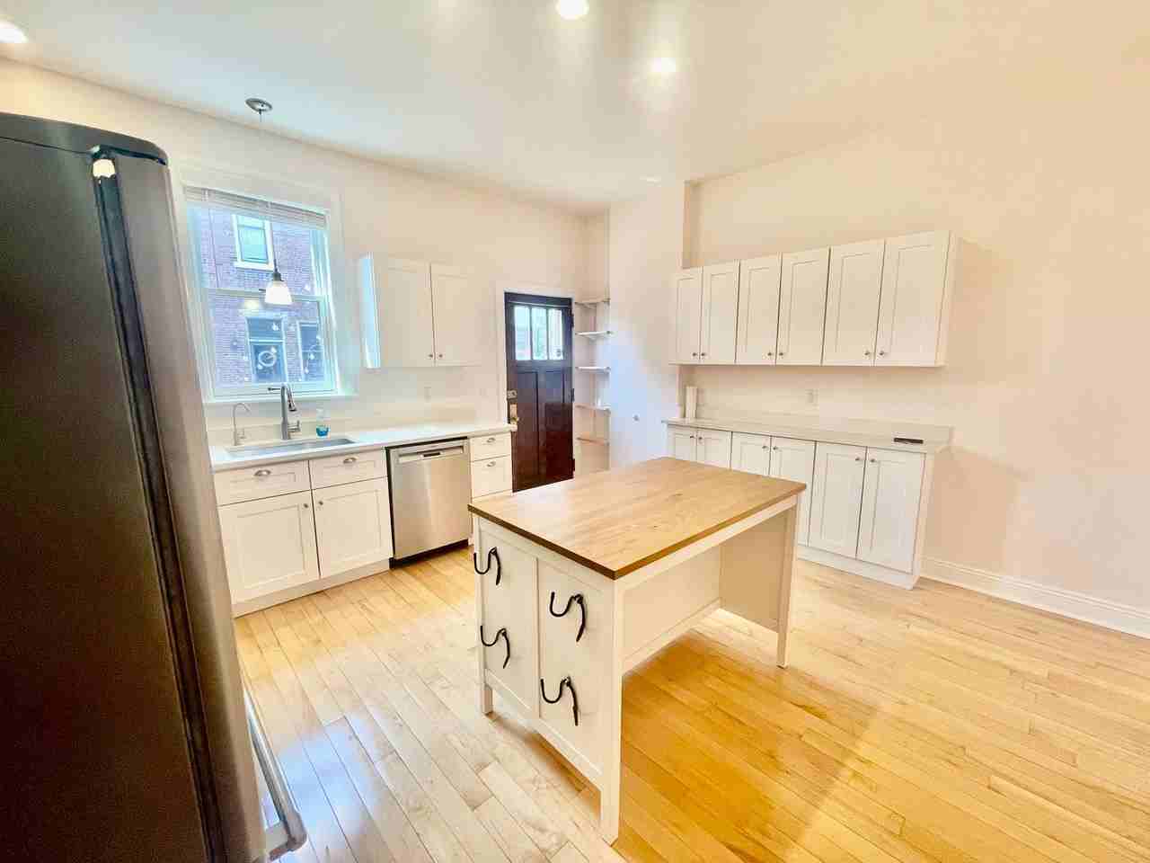 153 43 1/2 St - Photo 7 of 29