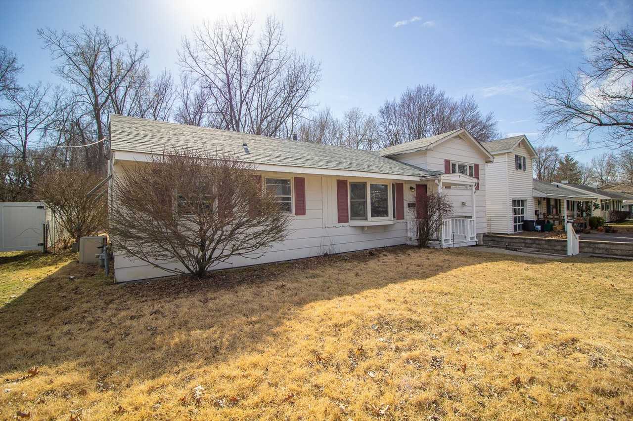 9 Hanifin Ave - Photo 3 of 16