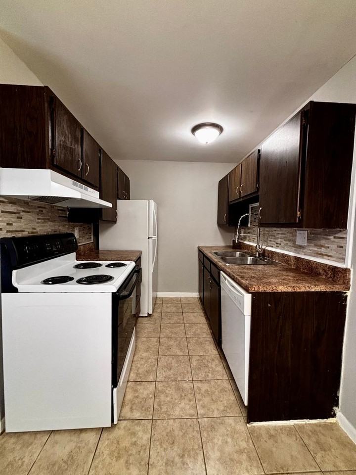 Shadowood Apartments - Photo 3 of 28