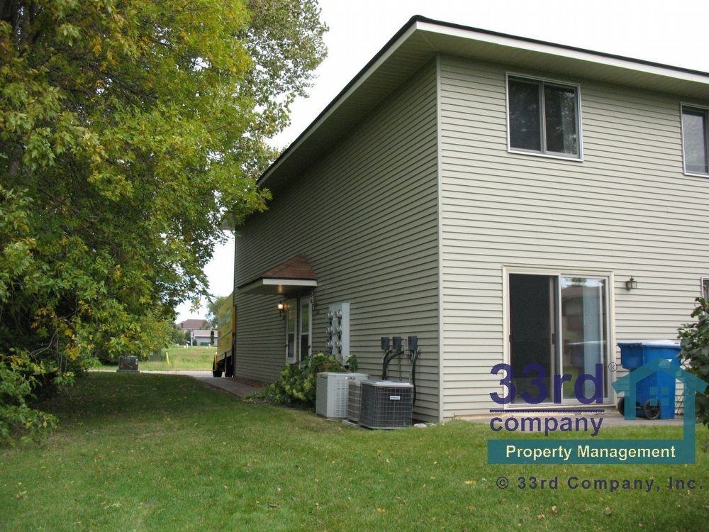 3327 Arcade St - Photo 2 of 9