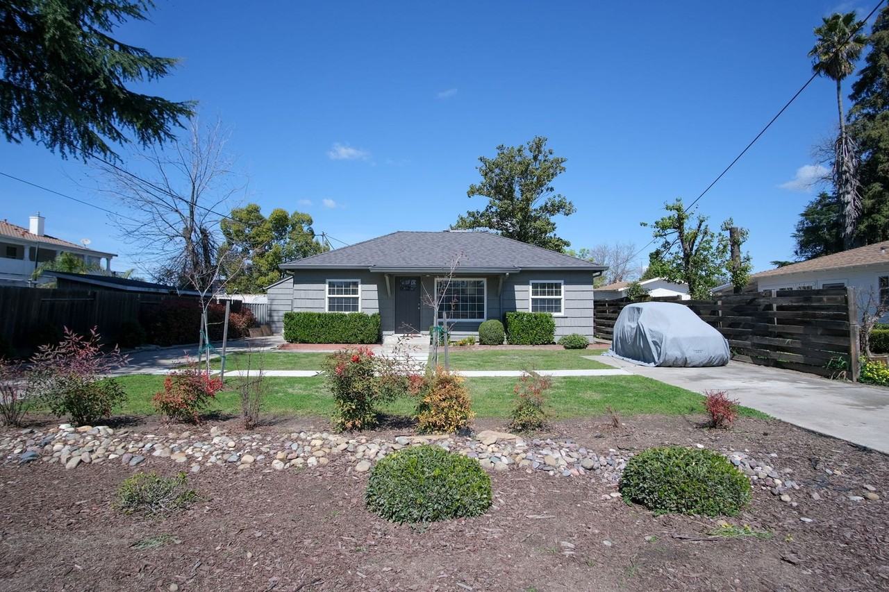 1266 Magnolia St - Photo 2 of 25