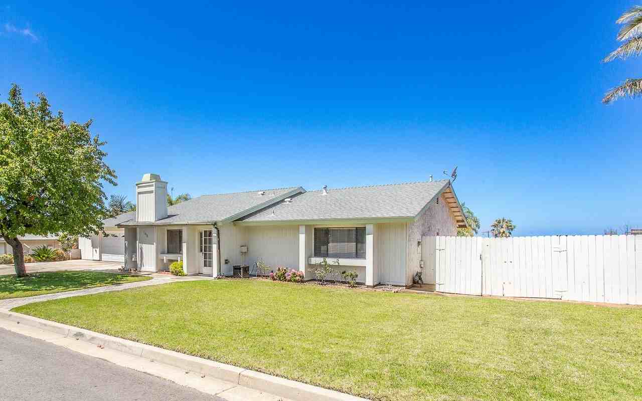 1438 French Ct - Photo 2 of 34