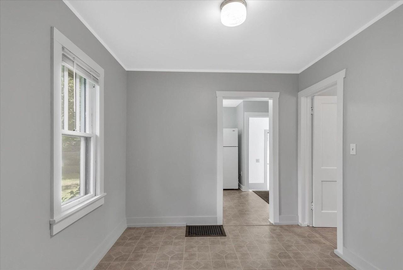 3324 Miami Ave - Photo 3 of 11