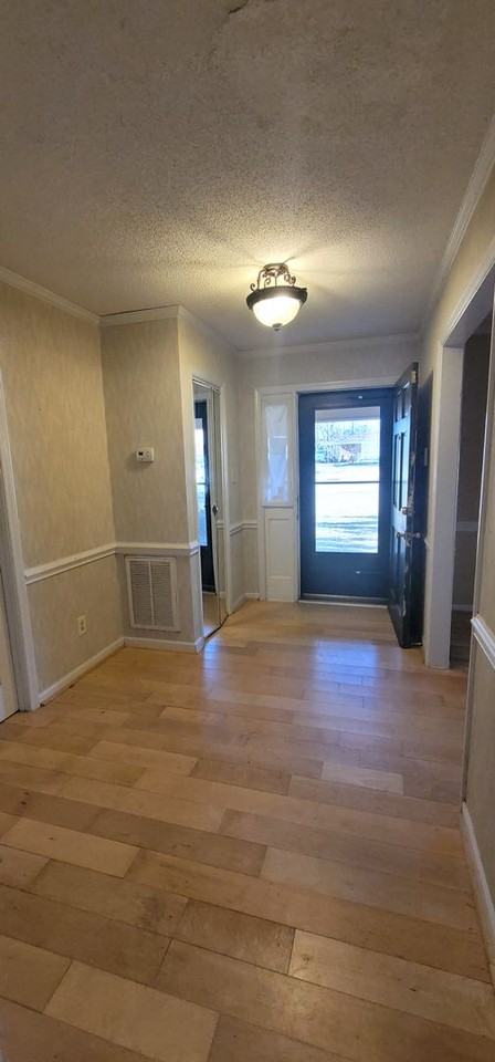 6414 Deland Ave - Photo 2 of 21