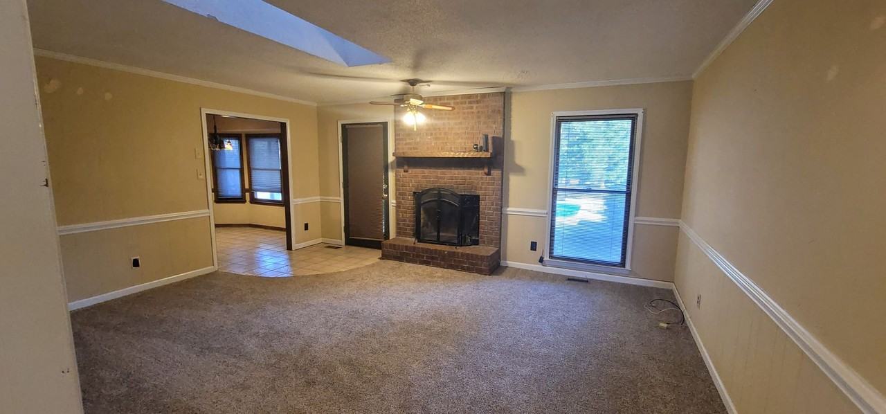 6414 Deland Ave - Photo 3 of 21