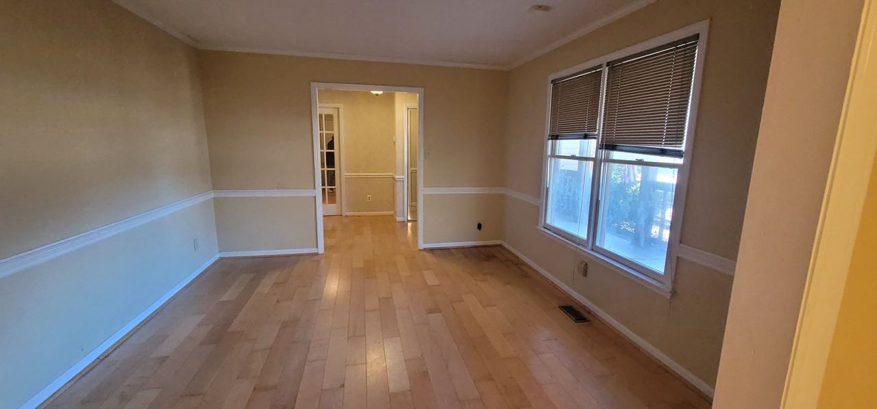 6414 Deland Ave - Photo 4 of 21