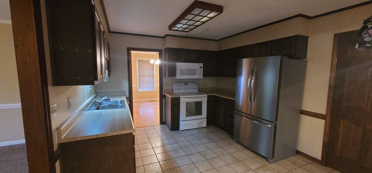 6414 Deland Ave - Photo 7 of 21