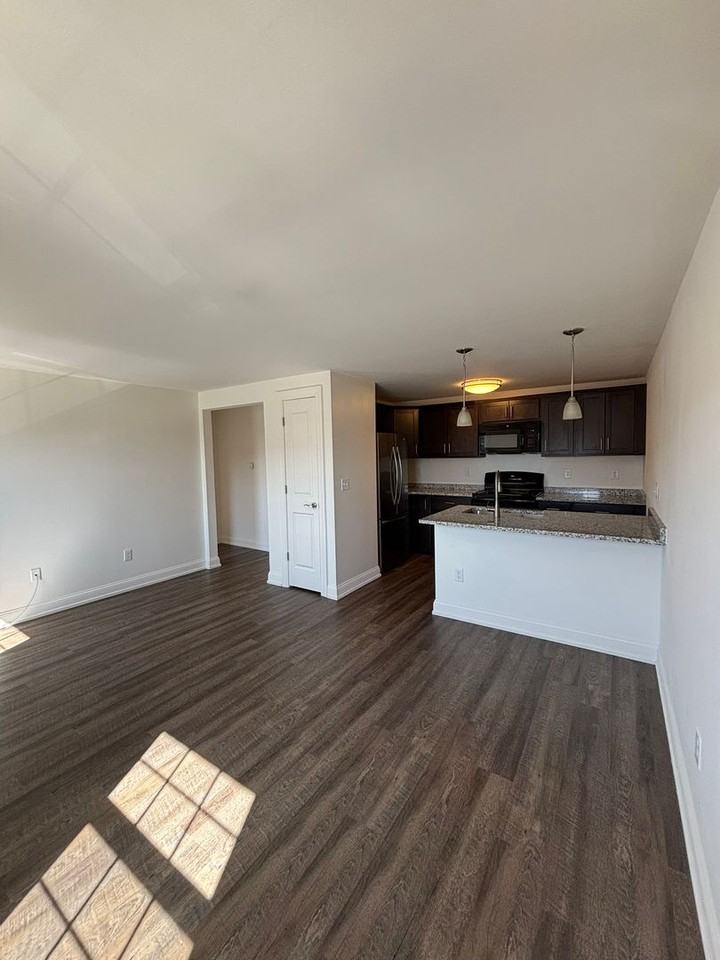 COPLEY COURT - Photo 3 of 27