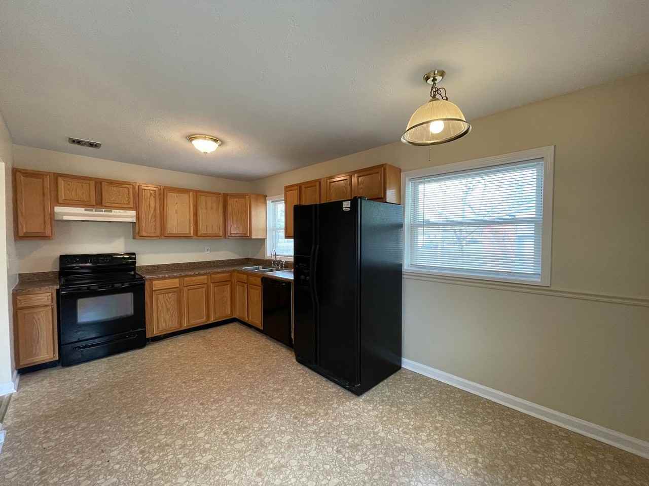 305 Harvard Dr - Photo 7 of 22