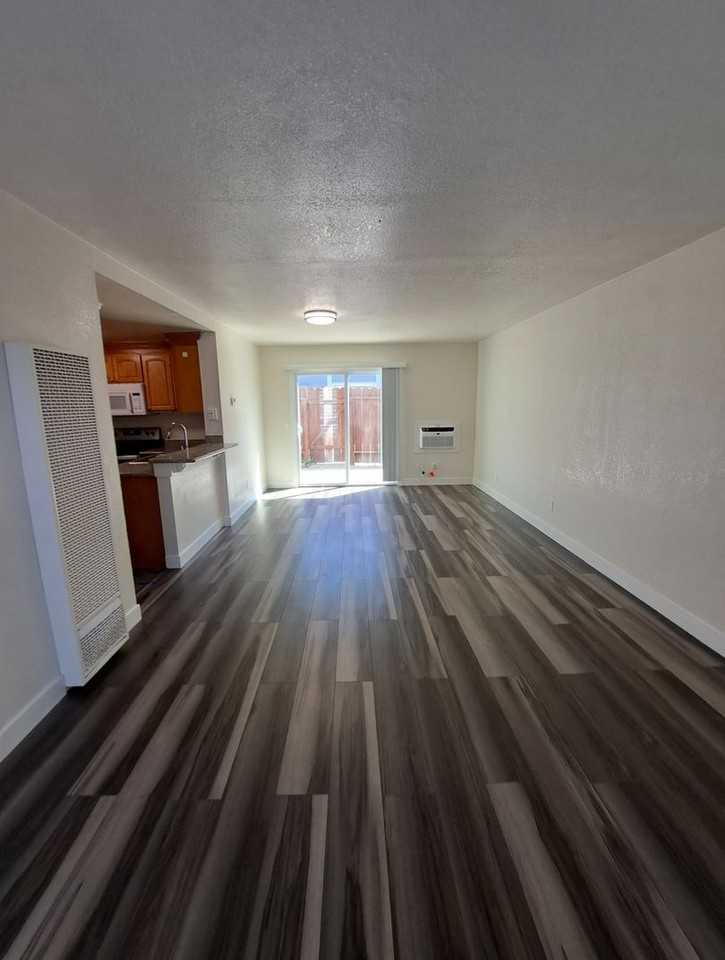 145 Del Rey Ct - Photo 2 of 25