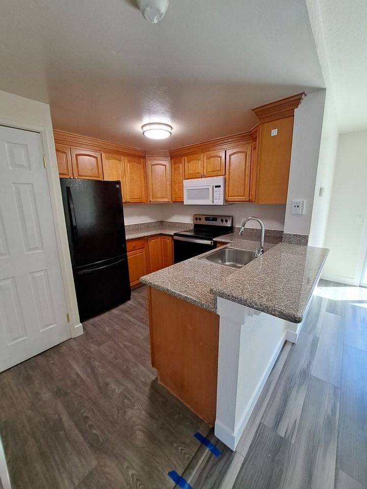 145 Del Rey Ct - Photo 4 of 25