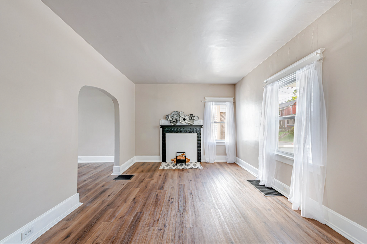 1120 Wade St - Photo 3 of 16