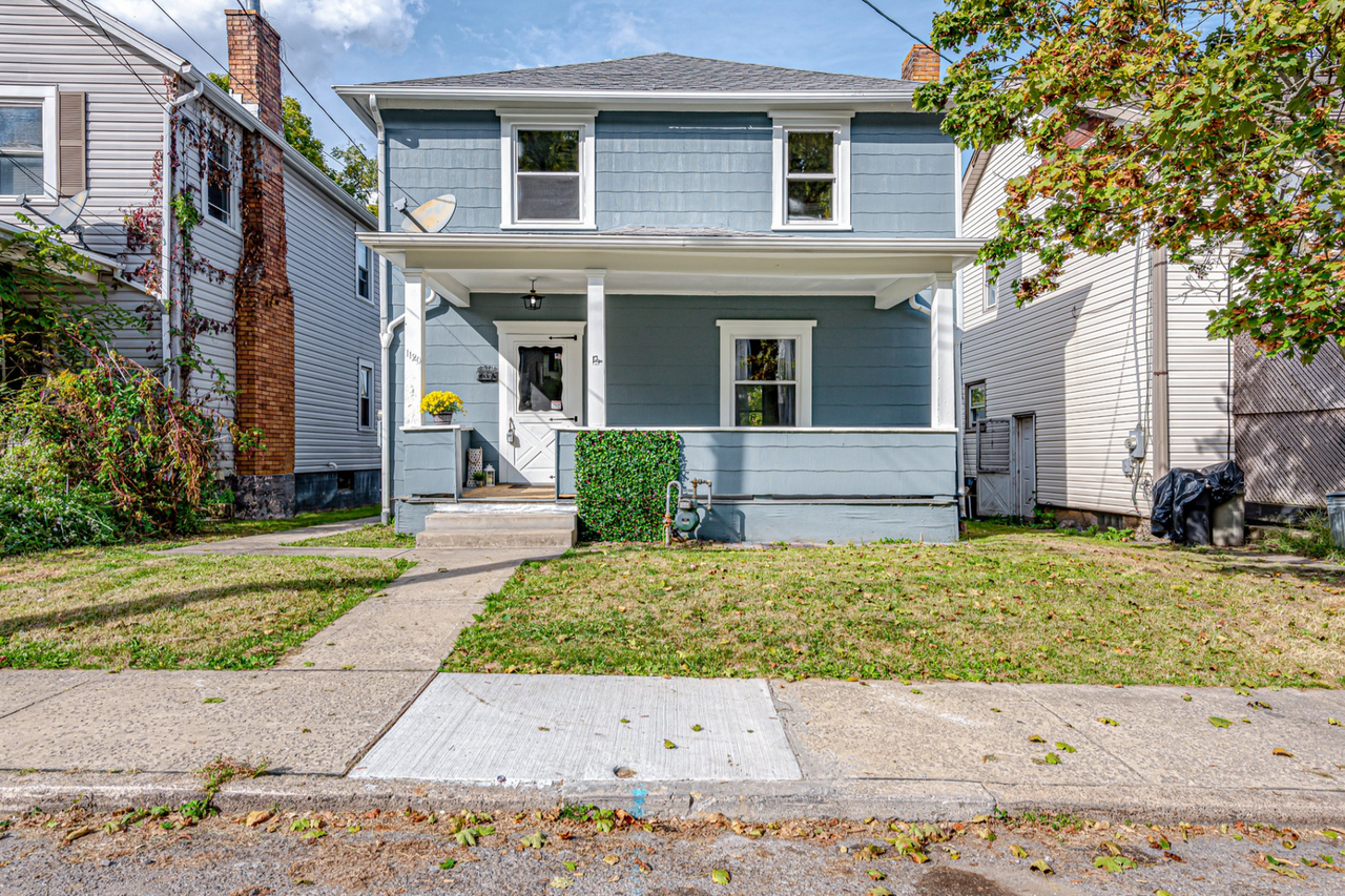 1120 Wade St - Photo 4 of 16