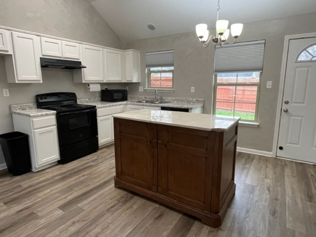 117 Flower Cir - Photo 2 of 11