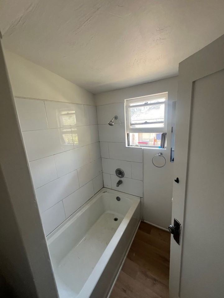 738 E Santa Barbara St - Photo 3 of 6