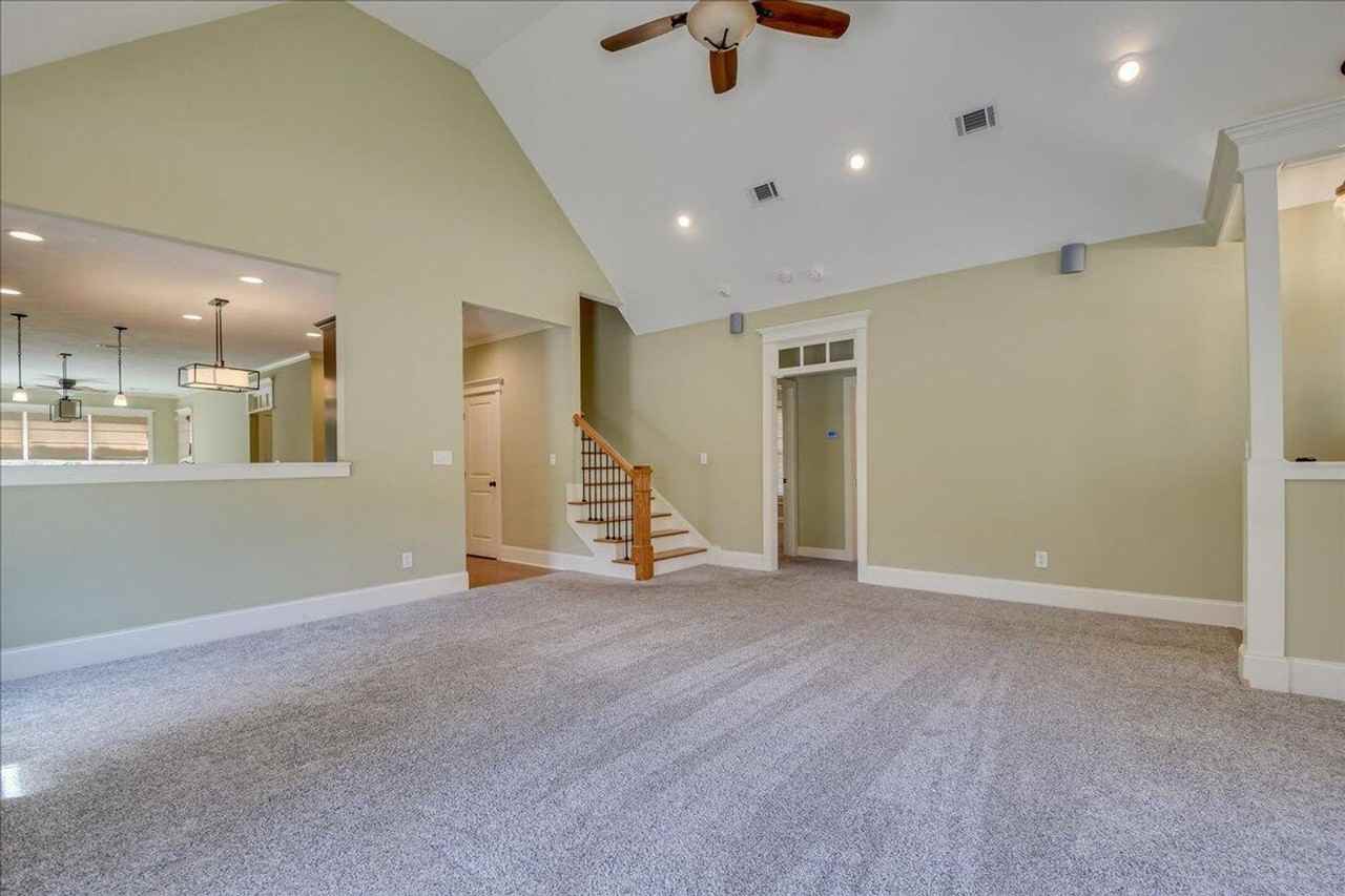 208 Havelock Dr - Photo 6 of 37