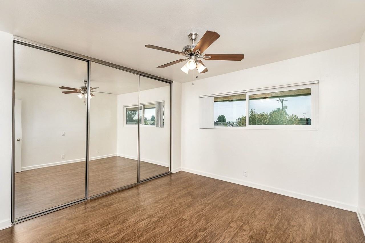 Vista Pacific Apartments - Photo 4 of 17