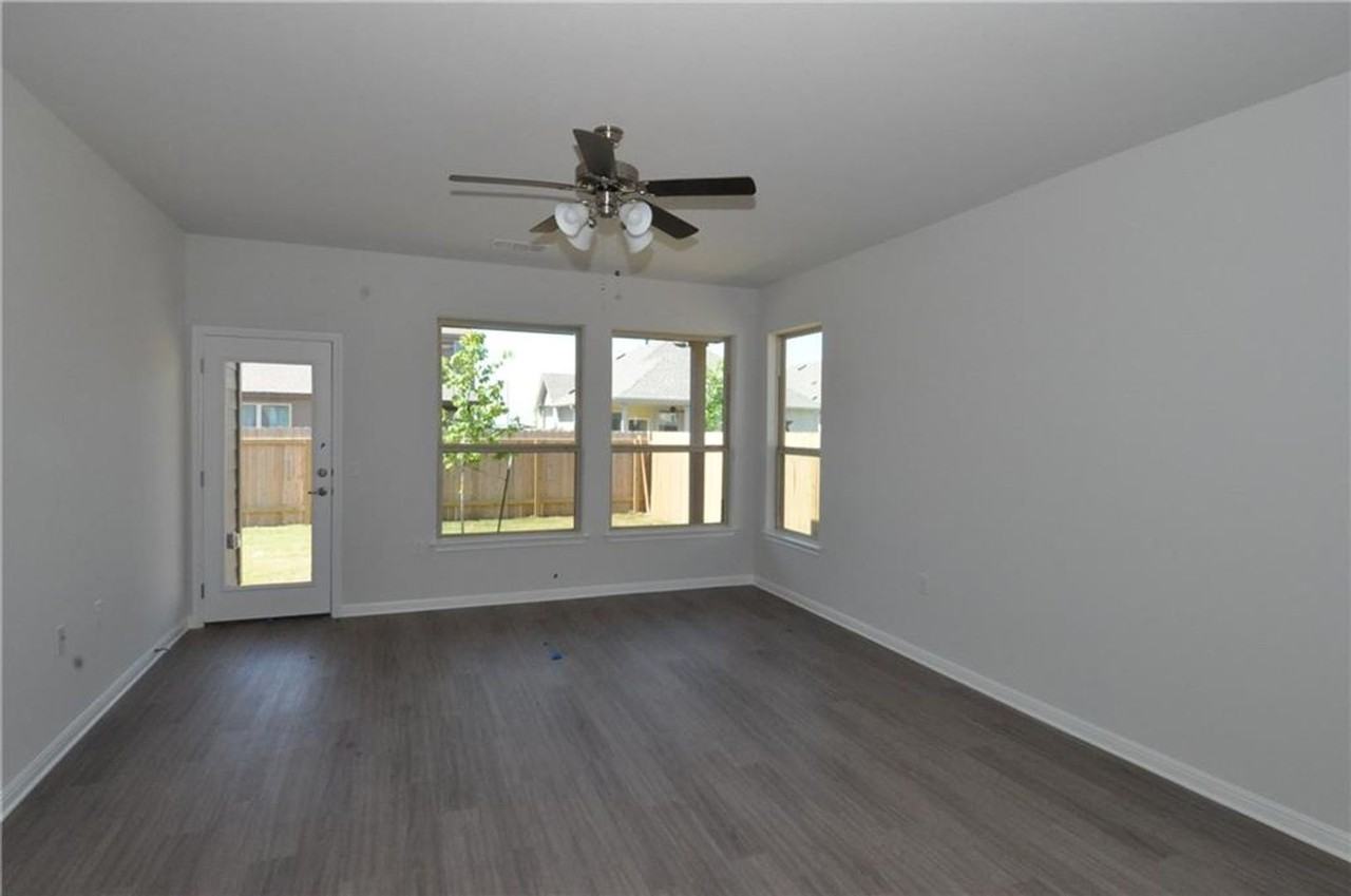 725 Durness Dr - Photo 7 of 18