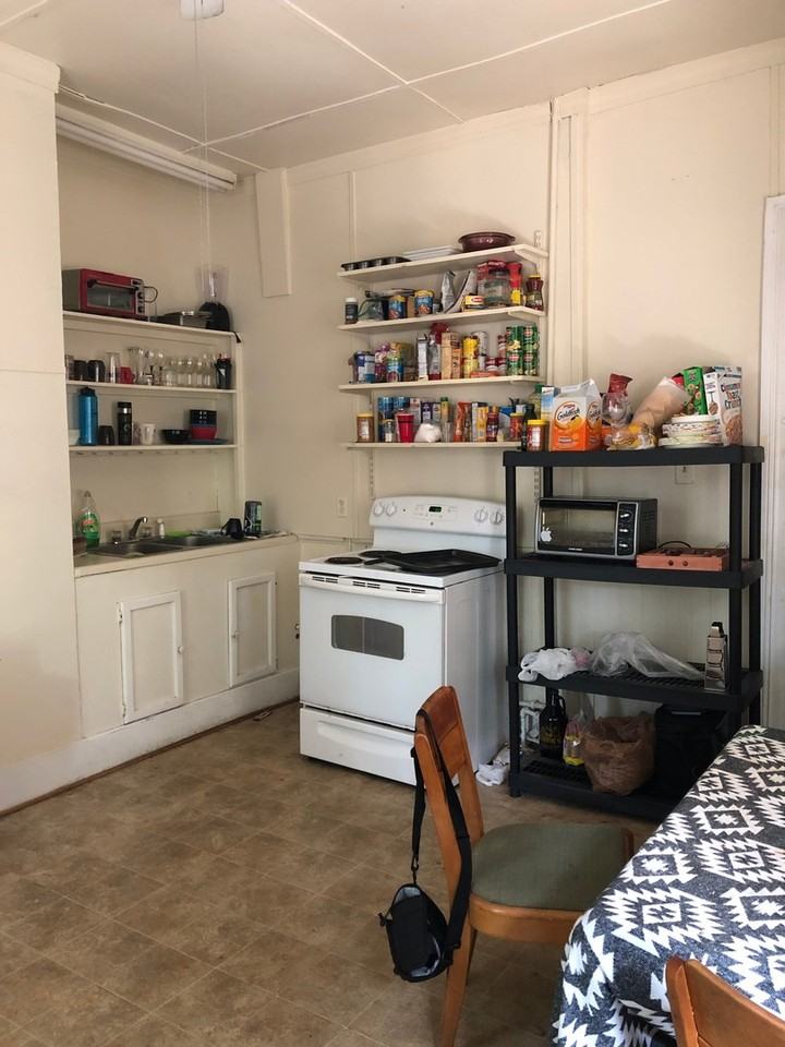 118 S Pine St - Photo 4 of 22