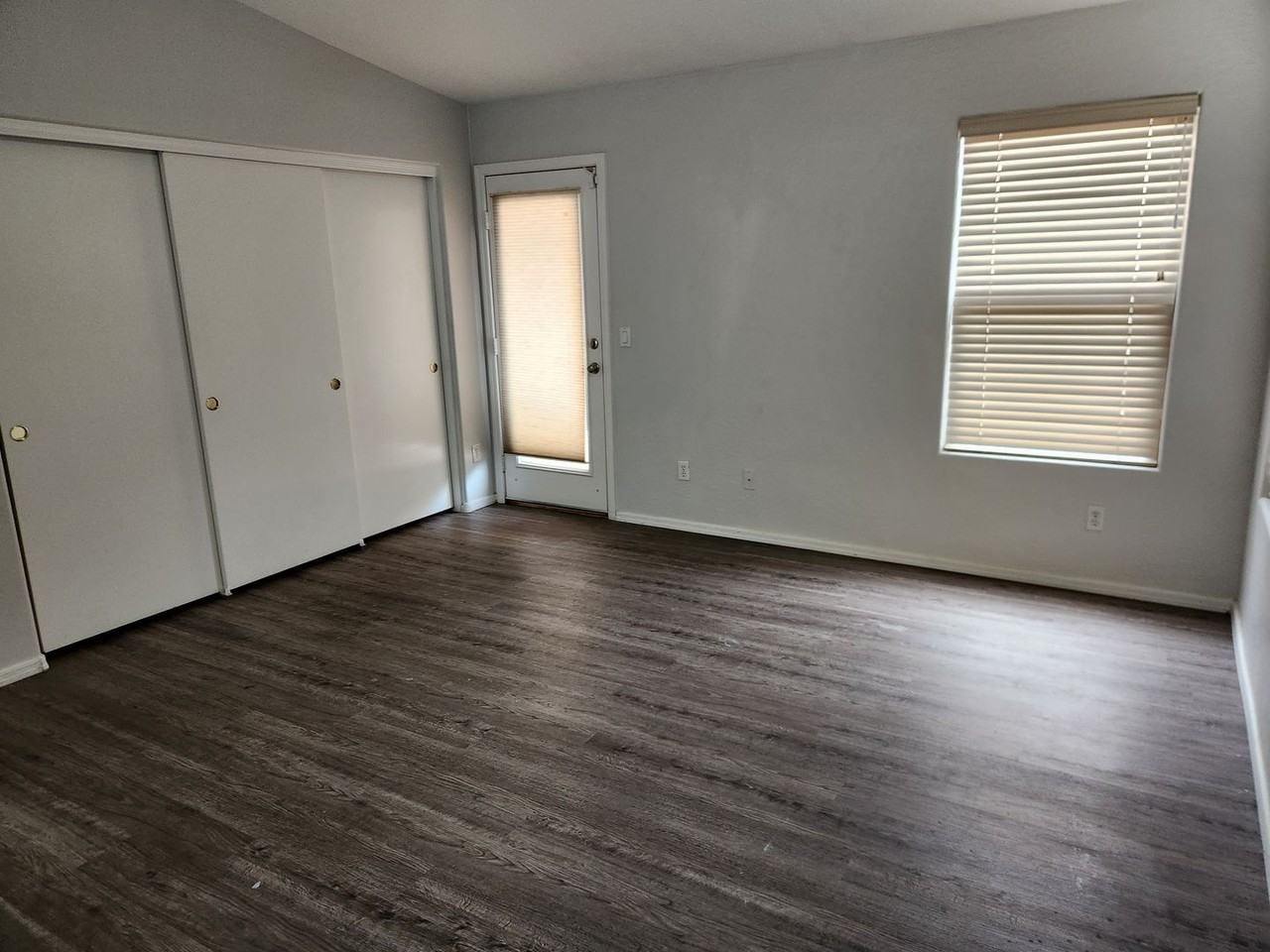 2622 N 107th Ln - Photo 5 of 23