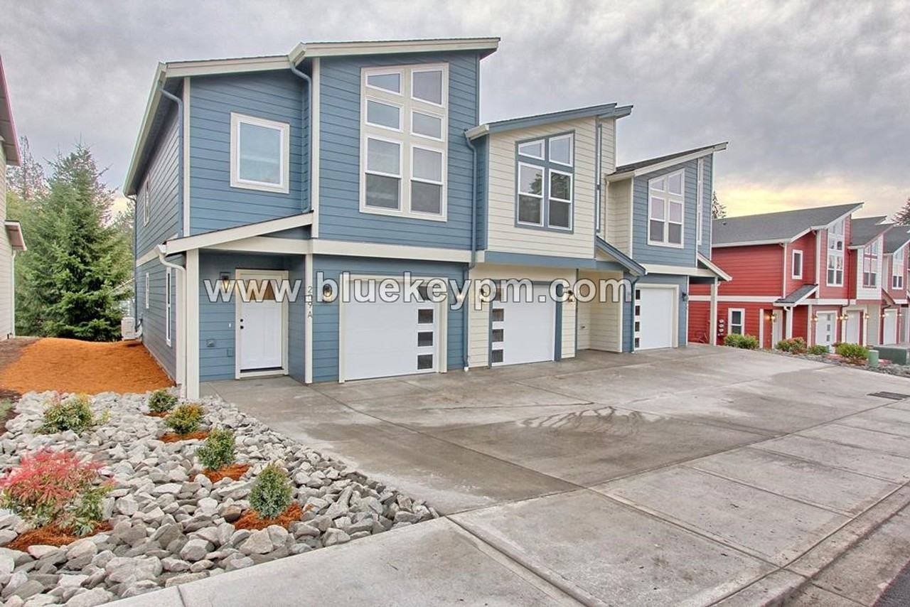 209 Cloverdale Rd #A - Photo 2 of 15