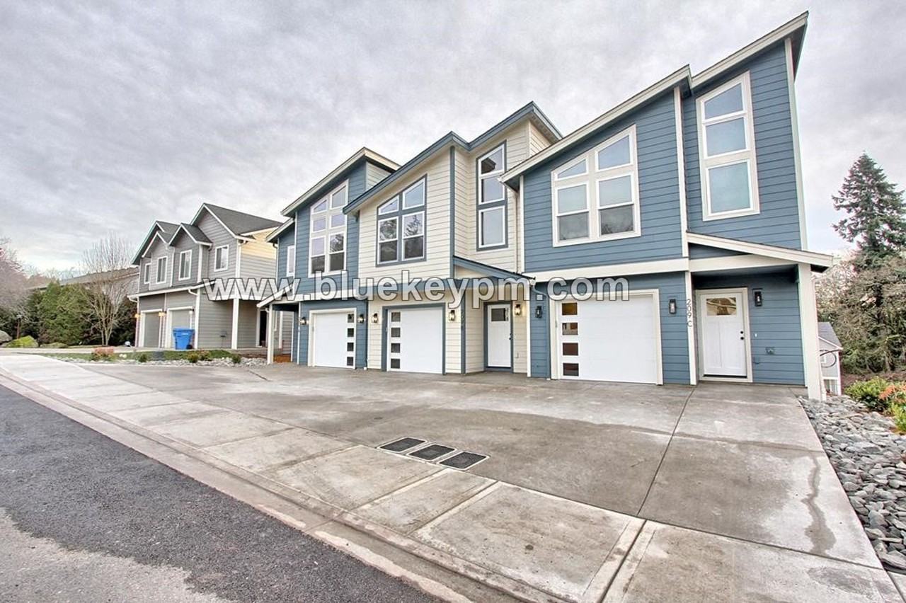 209 Cloverdale Rd #A - Photo 3 of 15