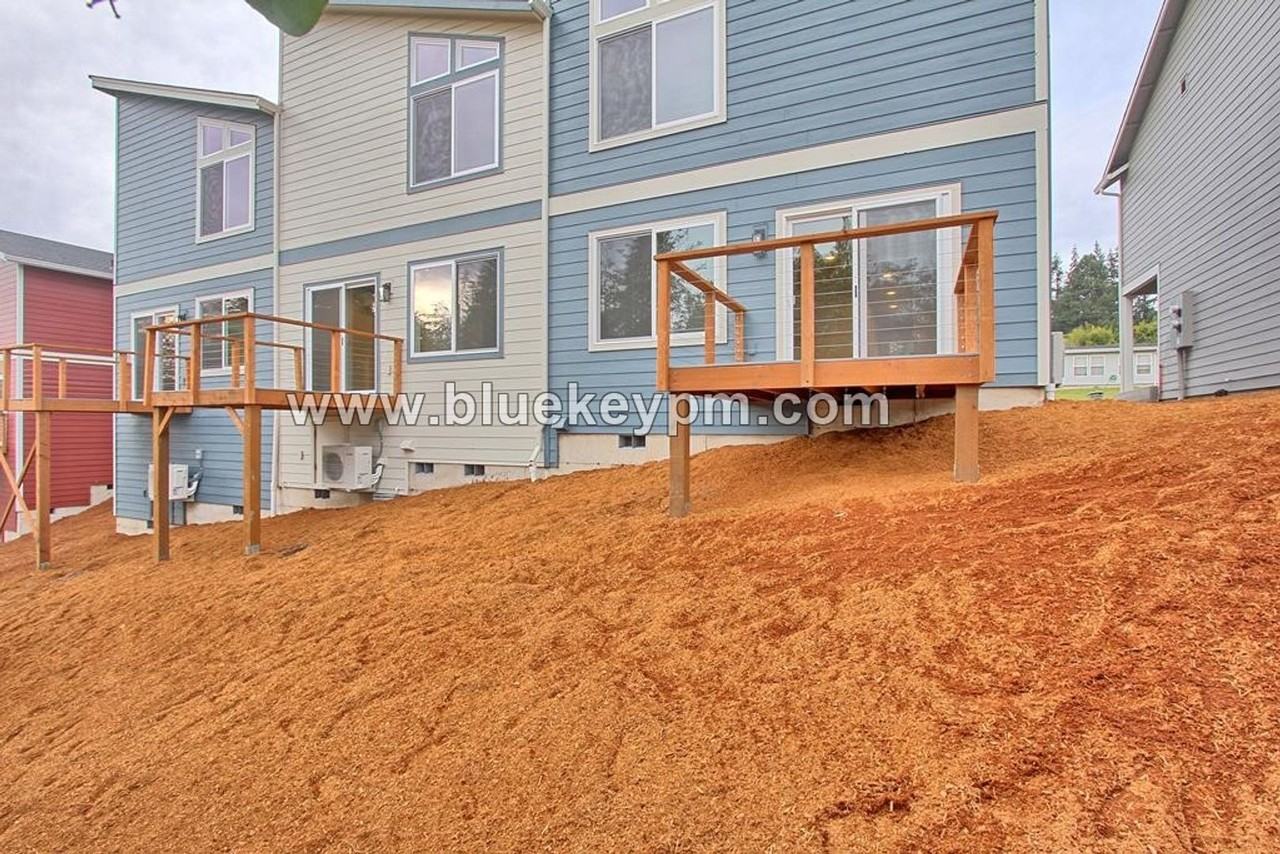 209 Cloverdale Rd #A - Photo 4 of 15